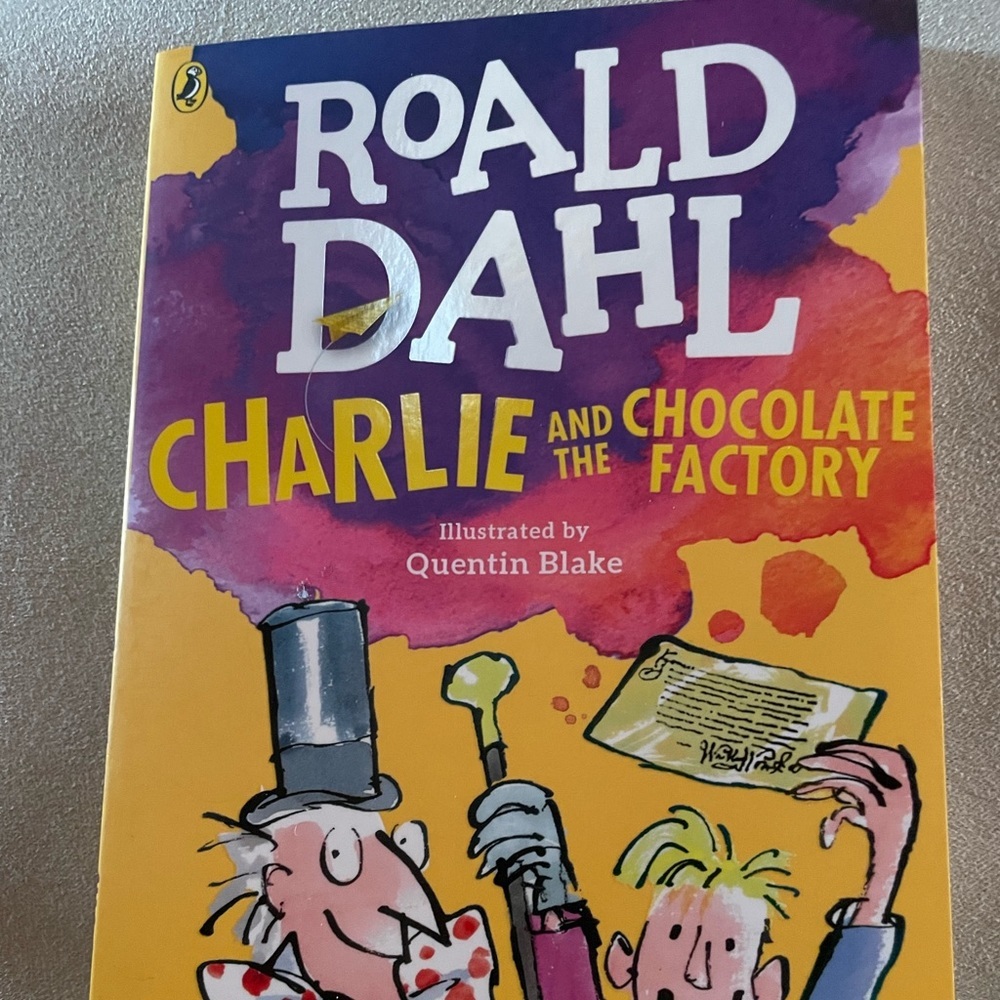 Roald Dahl Charlie and the Chocolate Factory book